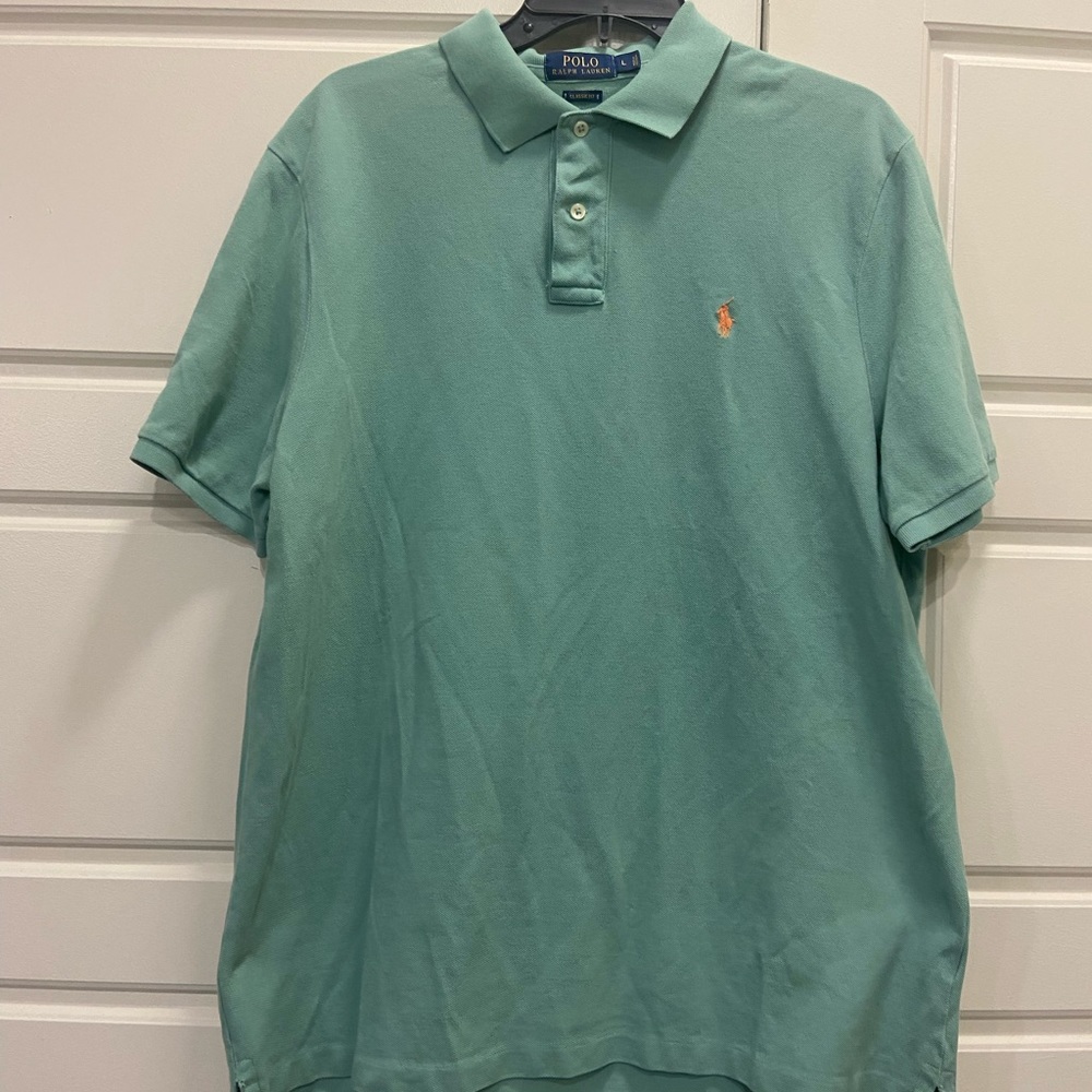 Green men’s polo